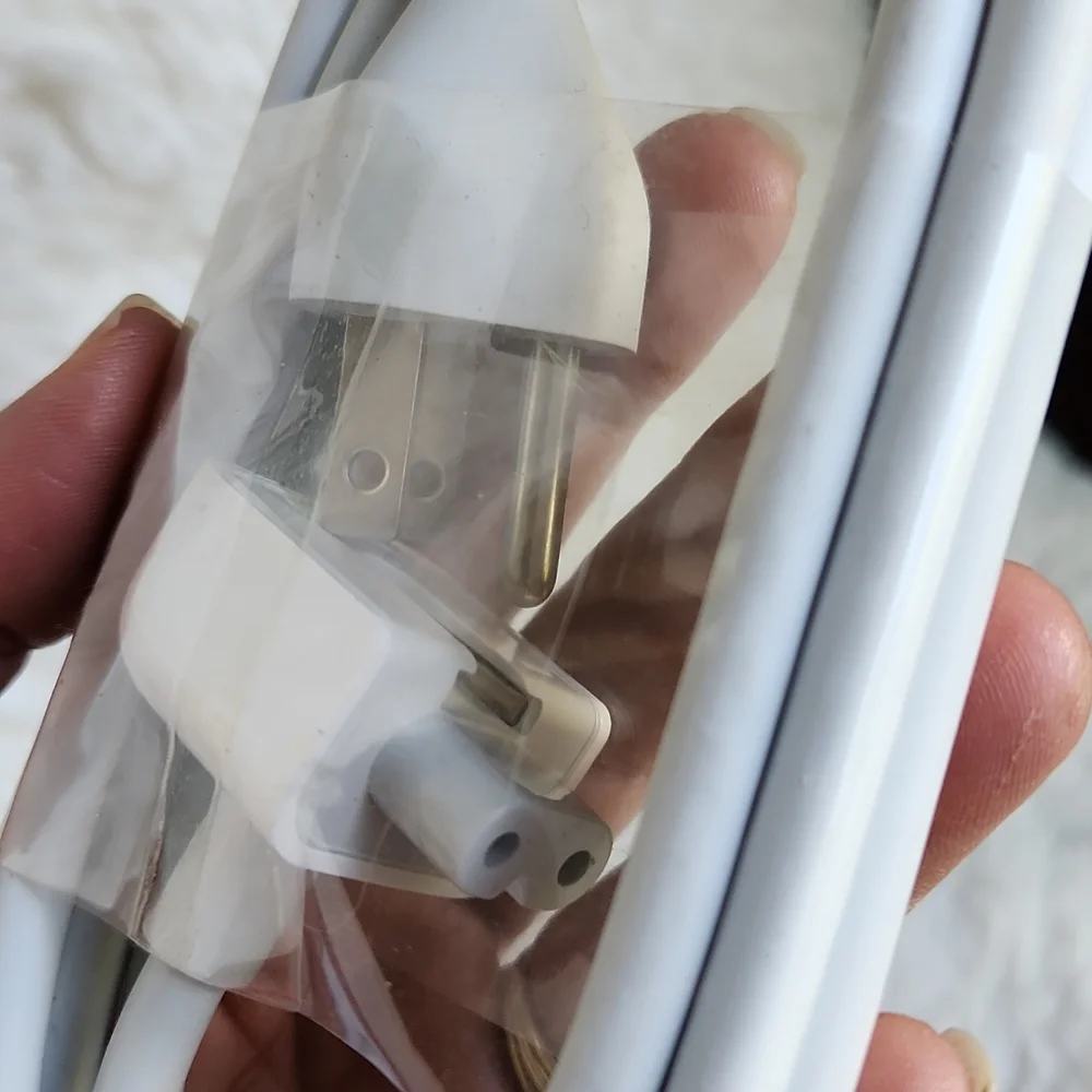 APPLE 6 FT POWER CORD EXTENSION PLUG